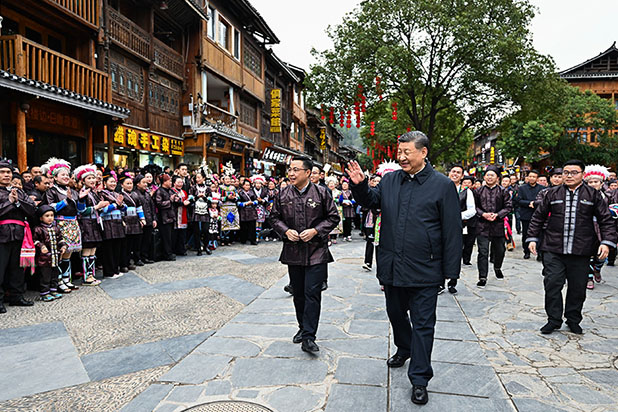 习近平在贵州黔东南州考察调研