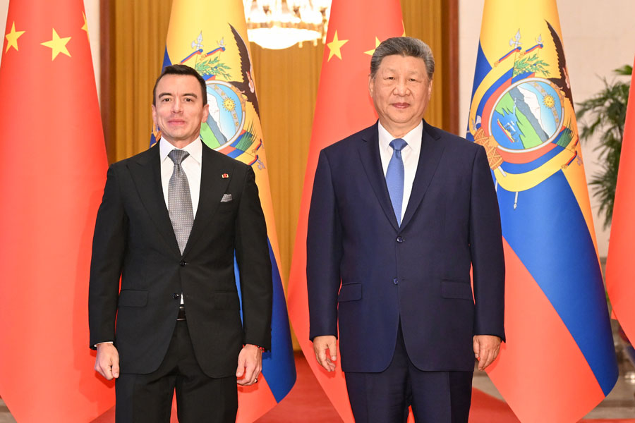 习近平同厄瓜多尔总统诺沃亚会谈